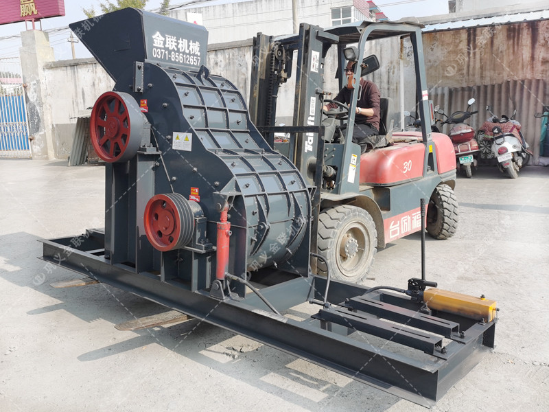 中型雙級(jí)粉碎機(jī)設(shè)備發(fā)貨圖片