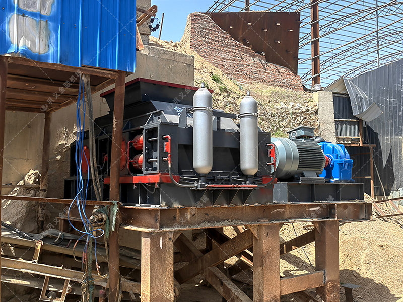 價(jià)格迷霧:影響一臺(tái)液壓對(duì)輥制砂機(jī)成本的四大核心因素 價(jià)格迷霧:影響一臺(tái)液壓對(duì)輥制砂機(jī)成本的四大核心因素