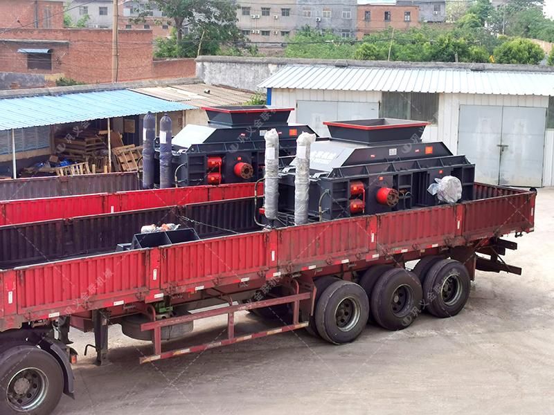 時產(chǎn)100噸和200噸的石灰石生產(chǎn)線，選擇的液壓對輥制砂機(jī)有何不同？